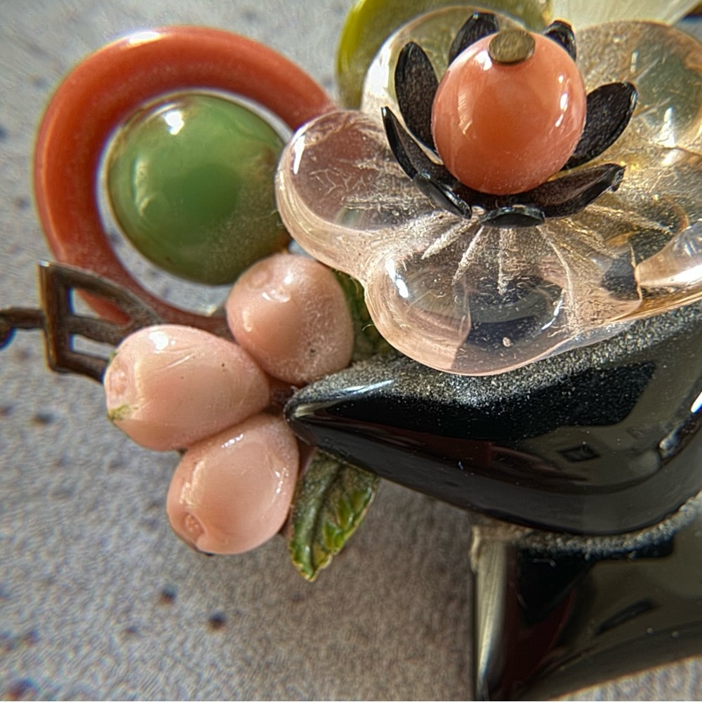 Vintage Novelty Multi Colored Brooch Celluloid? - Picture 7 of 7